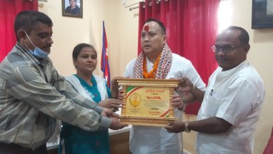 Photo of मेयर सिंहलाई सम्मान