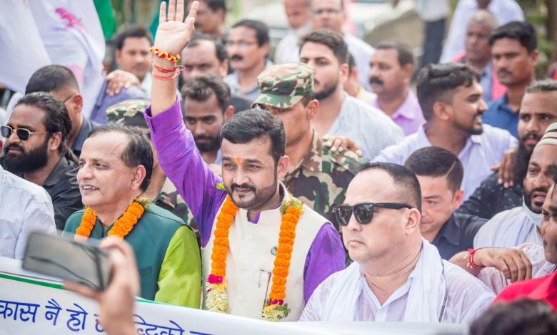 Photo of वन मन्त्री यादवले पर्सा निर्वाचन क्षेत्र नं १ मा उम्मेदवारी दर्ता