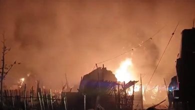 Photo of रौतहटको राजदेवीमा आगलागी, २० भन्दा बढी फुसका घर जले